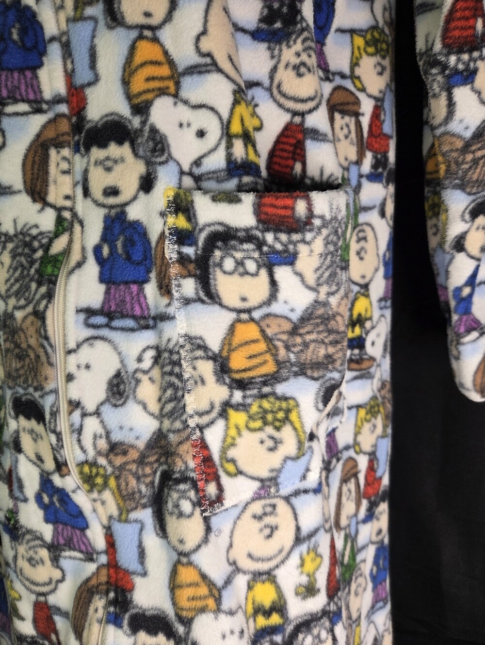 Handmade "Peanuts" Fleece Robe M/L - Picture 3 of 7